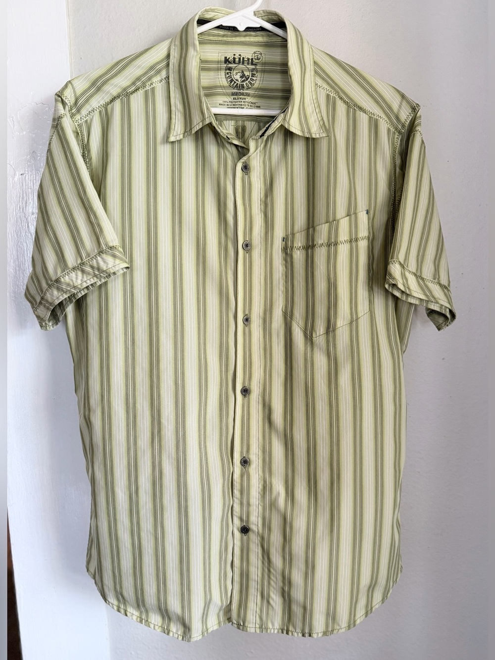 KUHL Green Short Sleeve Button Down Shirt Medium